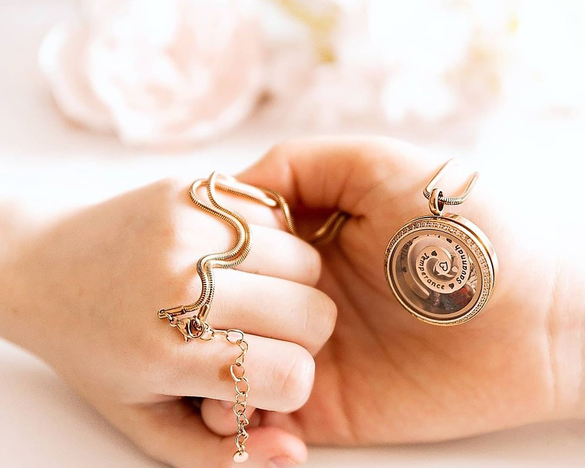 Expressing Individuality through Personalised Jewellery: Stylish Pieces for Fashion-Forward Individuals - BELLE FEVER