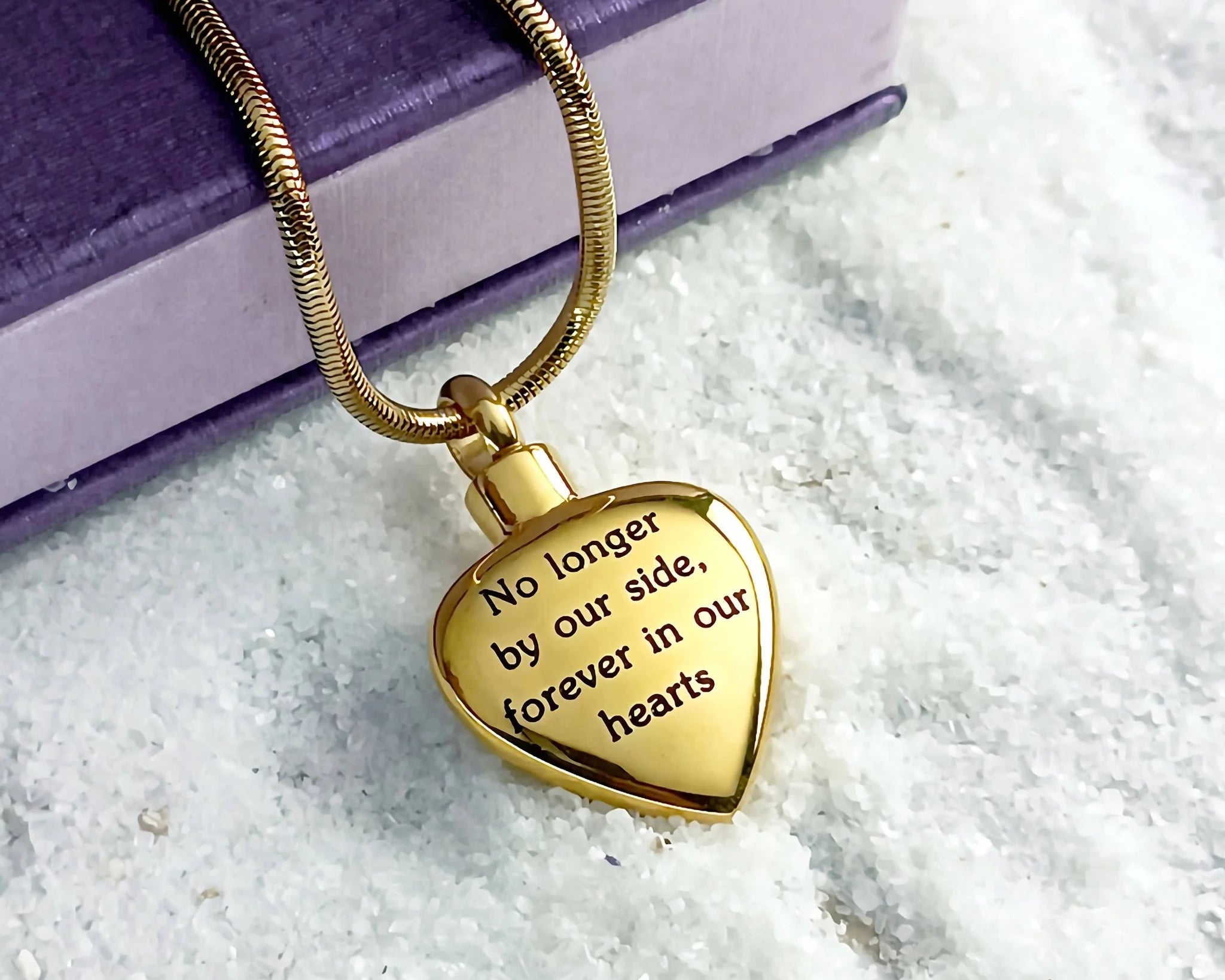 Customising Personalised Jewellery for Memorial Purposes: Honoring Loved Ones