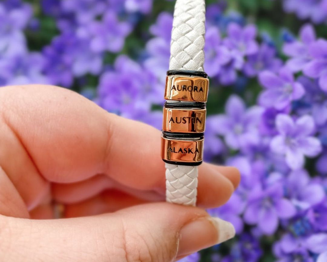 Elegance in White: The Personalised White Leather Bracelet - BELLE FEVER