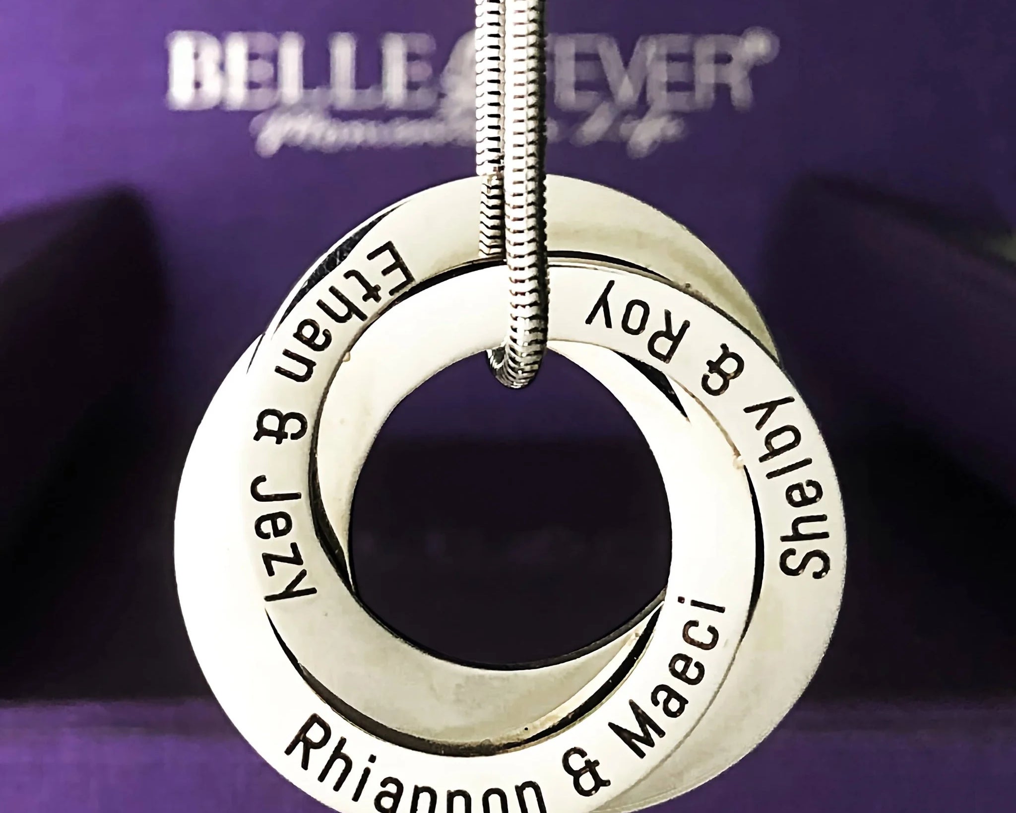 How to Choose the Perfect Personalised Jewellery Gift for Your Loved Ones