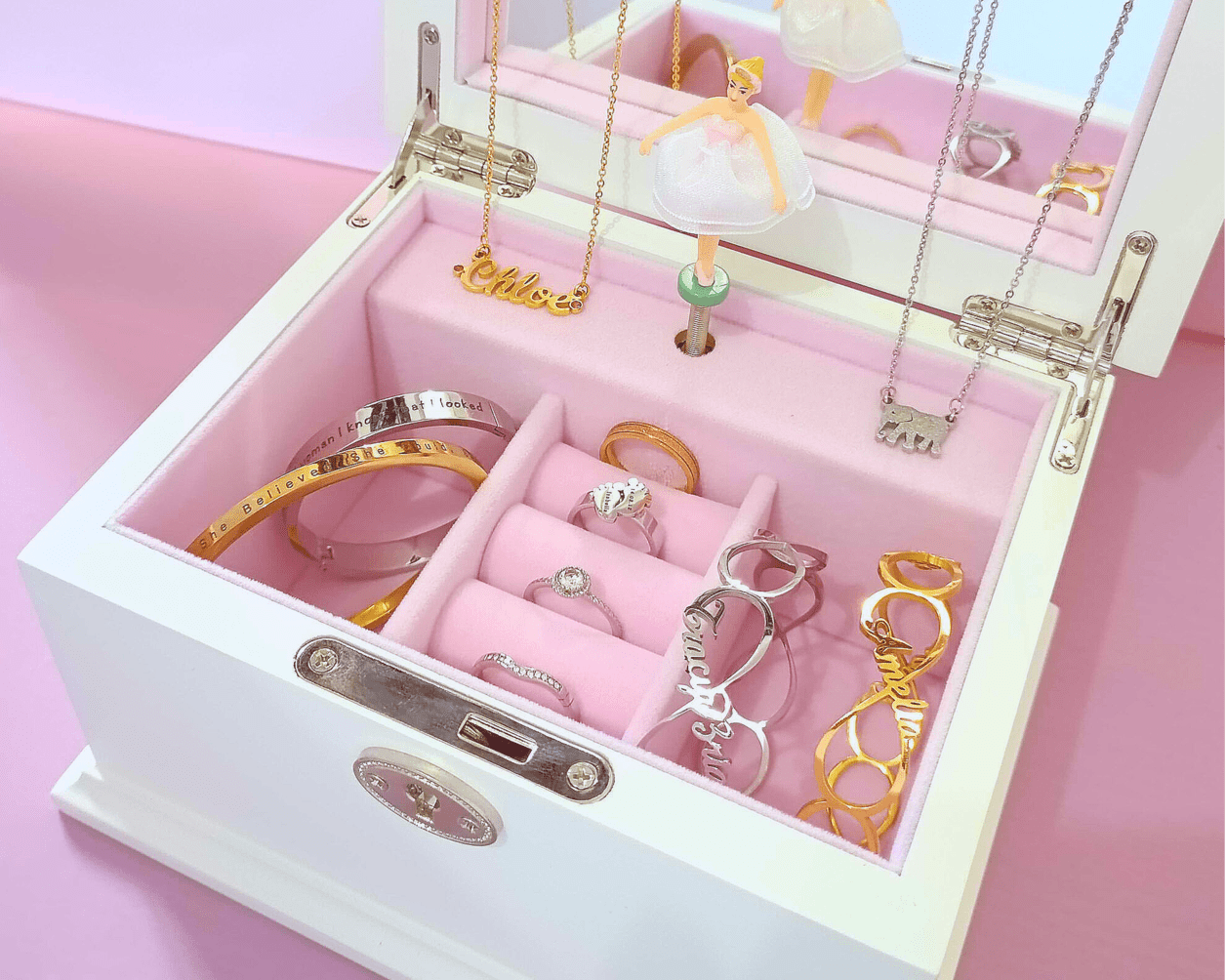 Wondering what to get your loved ones? 🤔 - BELLE FEVER