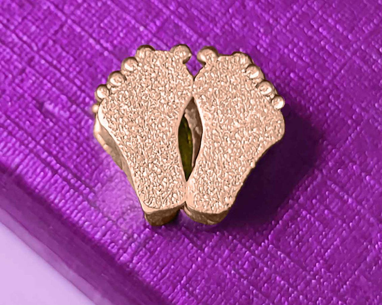 Sparkling Feet Charm for Moment Bracelet