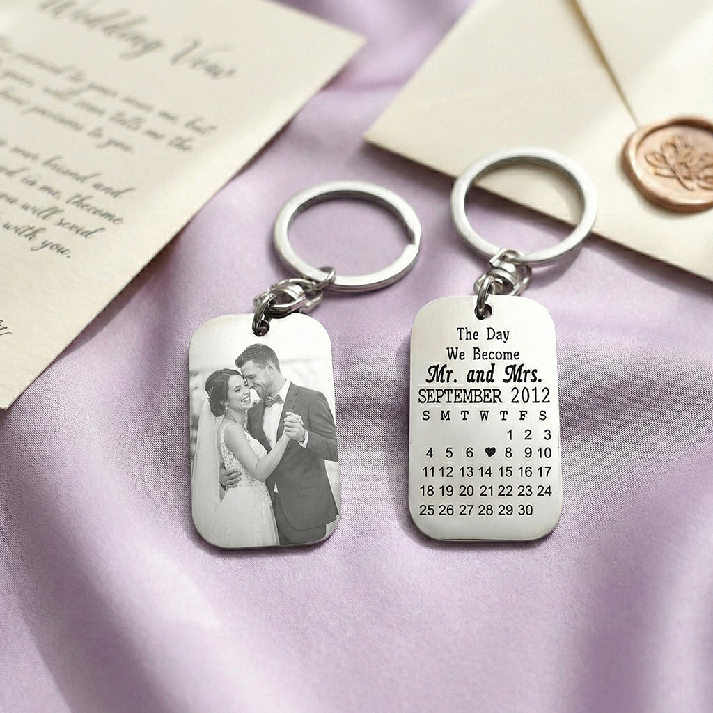 Custom photo keyring with engraved date calendar, double-sided metal tag gift for couples